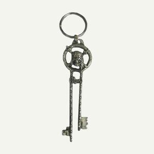 💮2/$60💮 Pirates of the Caribbean Pewter Keyring Keychain
